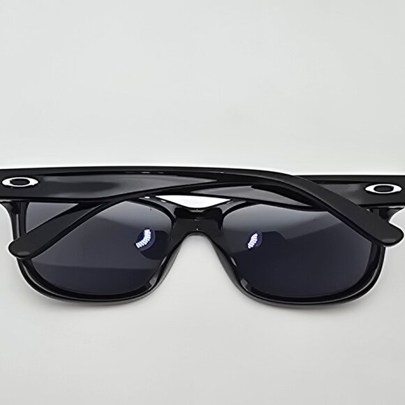 Oakley OO9179-01 Forehand Polished Black Frame Grey Lens Sunglasses w/ Case 57mm main image 13